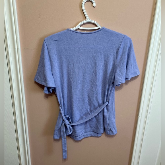 4/$10 Gap wrap top - Picture 3 of 3